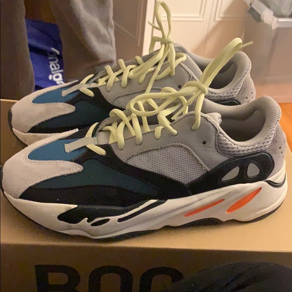 Adidas Yeezy Wave Runner 700 - Picture 1 of 5